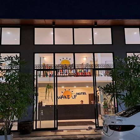Wake Up @Lanta Hotel : Cafe Koh Lanta Exterior photo
