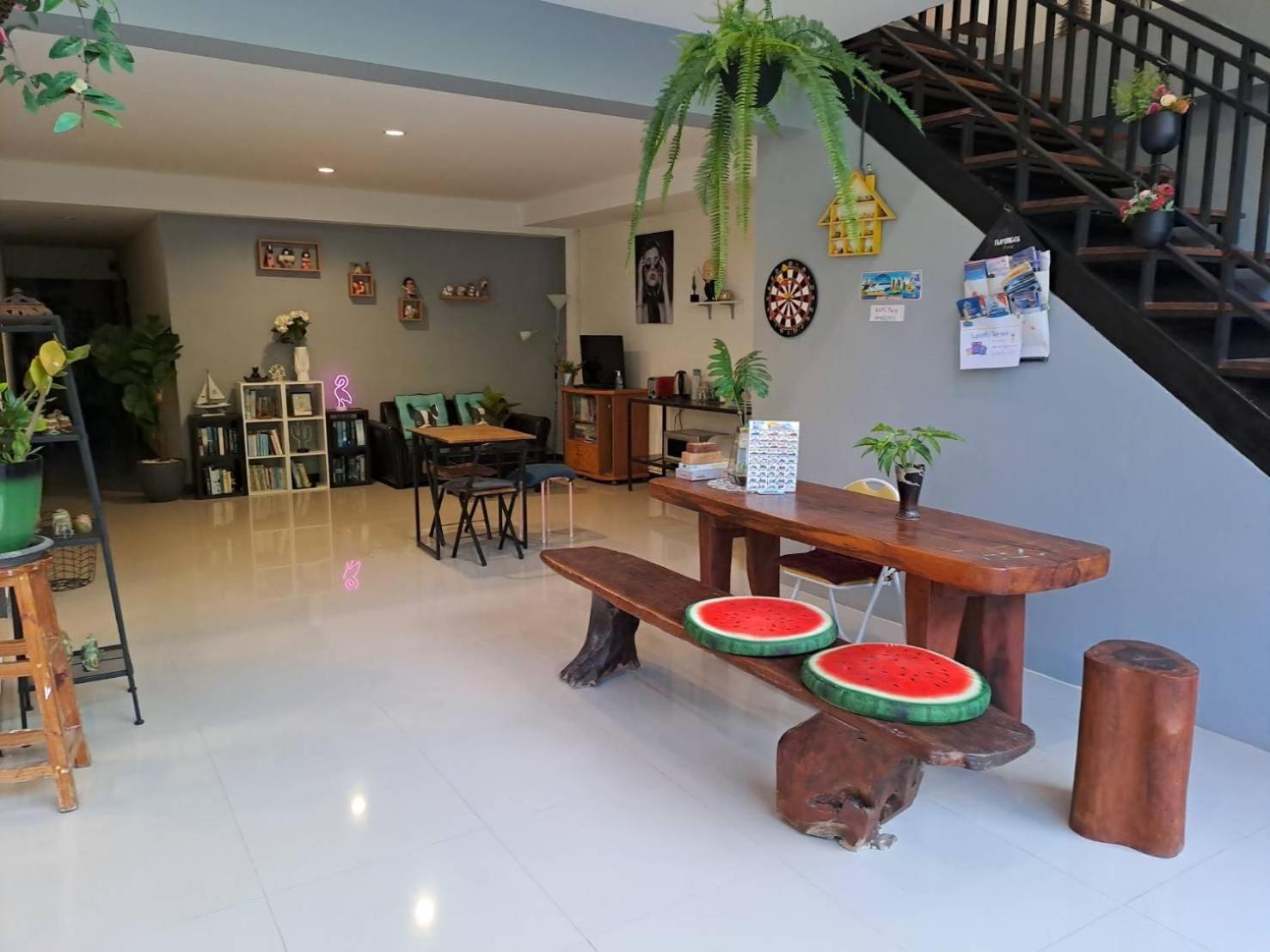 Wake Up @Lanta Hotel : Cafe Koh Lanta Exterior photo