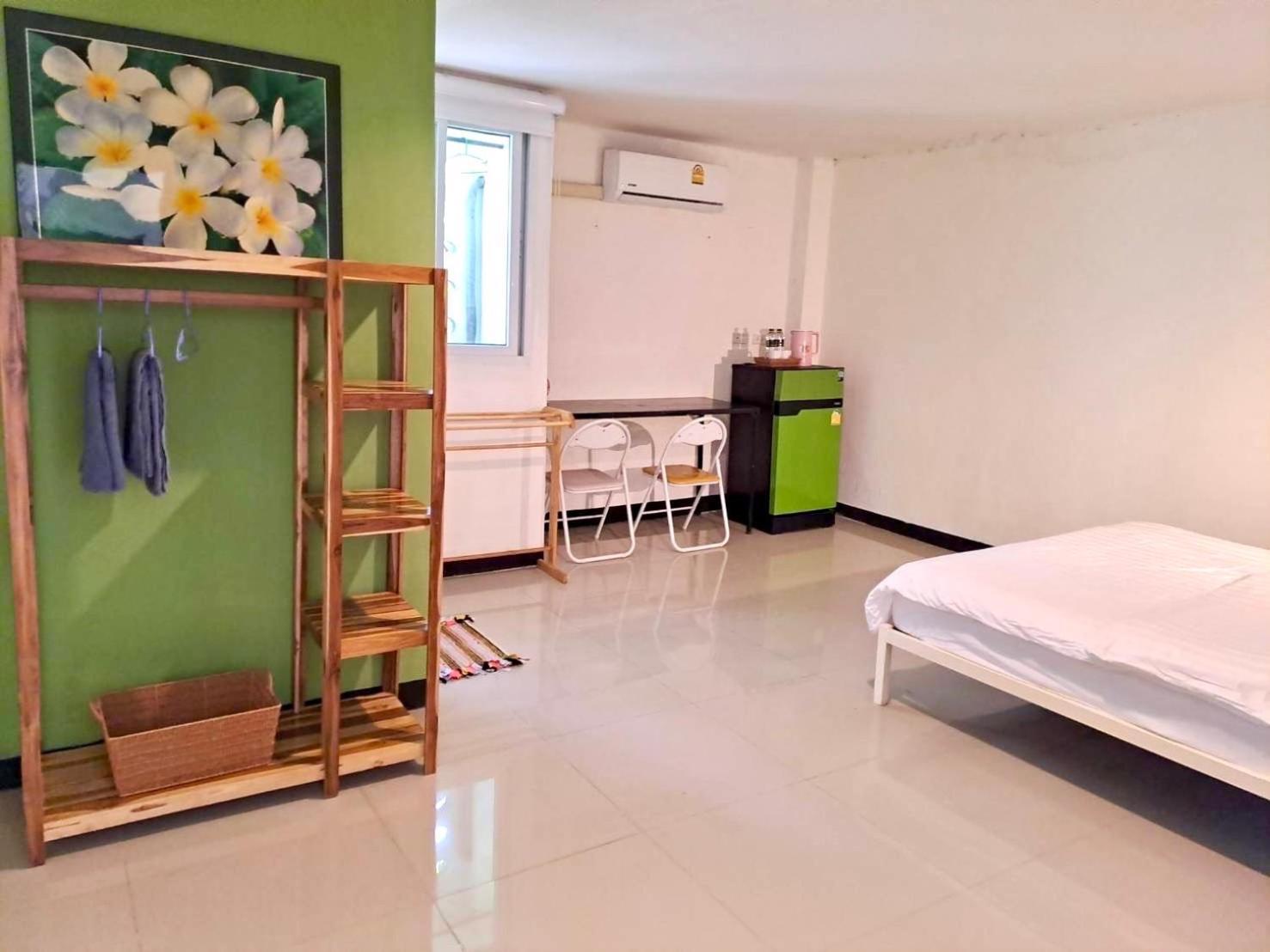 Wake Up @Lanta Hotel : Cafe Koh Lanta Exterior photo