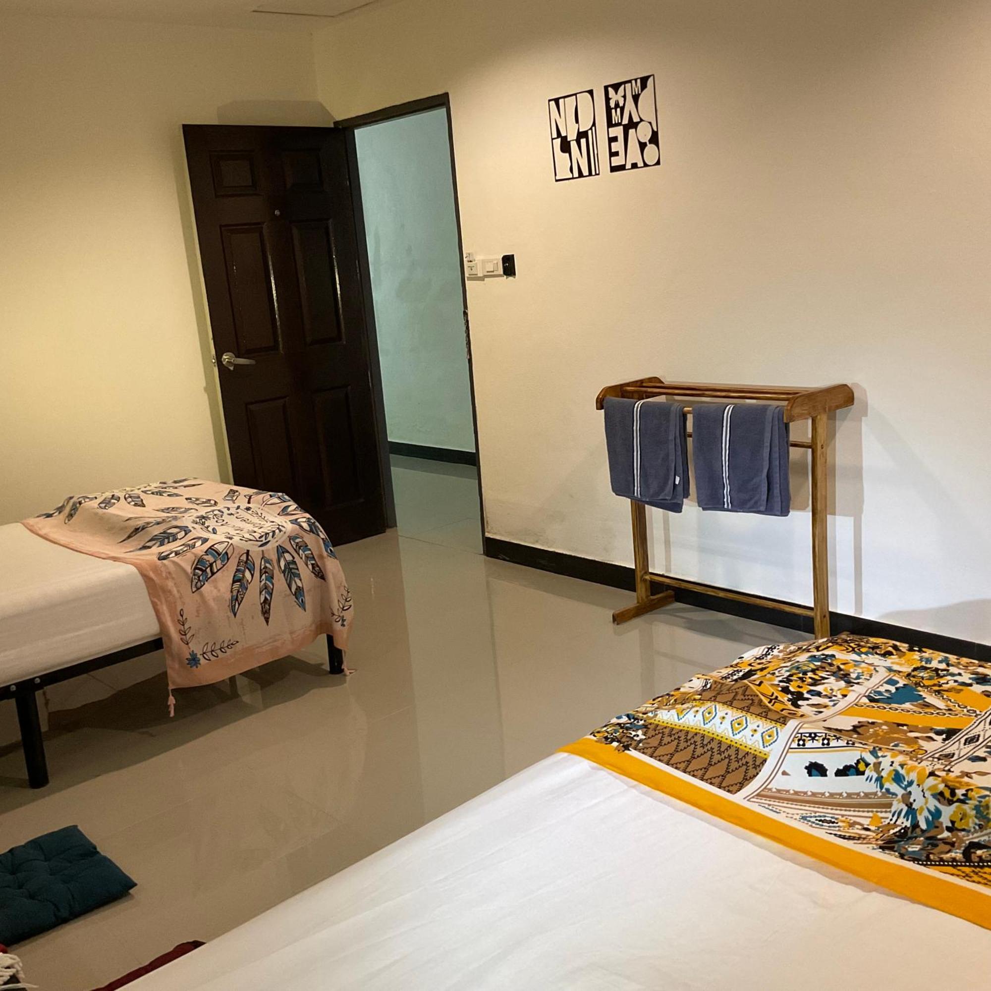 Wake Up @Lanta Hotel : Cafe Koh Lanta Exterior photo